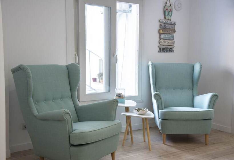 Отель Naiades Marina