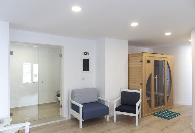 Отель Naiades Marina