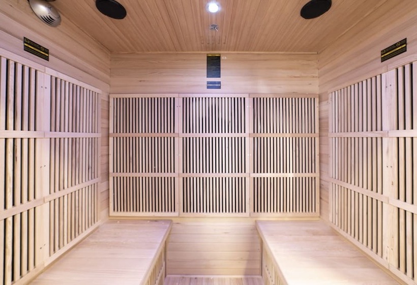 Отель Naiades Marina