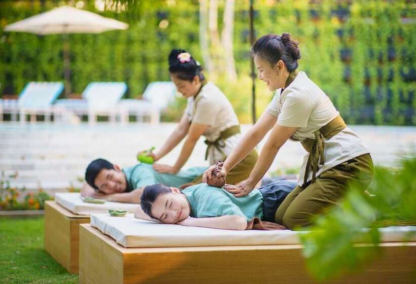 בית מלון כפרי Parc Borough City Resort  Sha Extra Plus