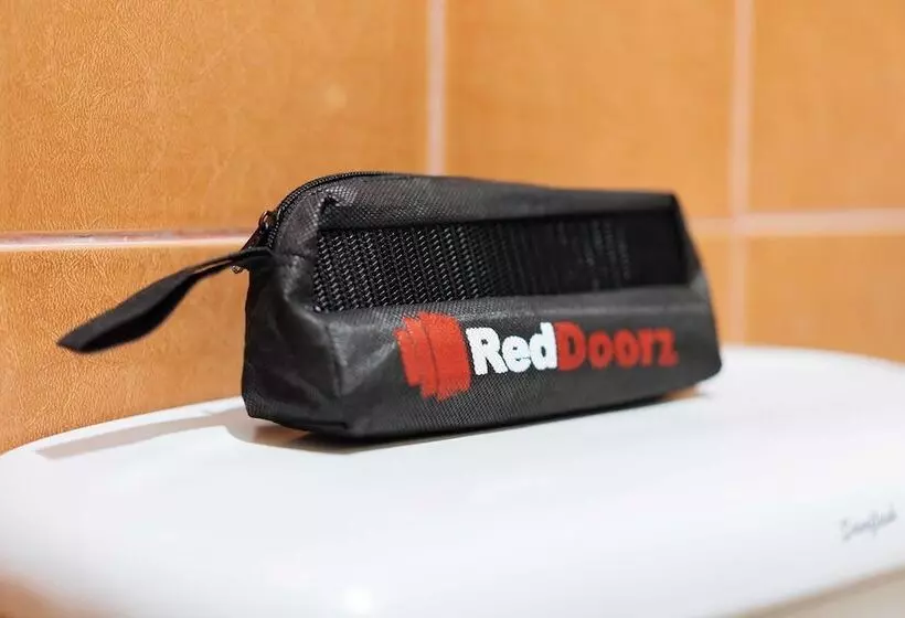 ホテル Reddoorz At La Casa Guesthouse Former Reddoorz At Tamarind Street Angeles City