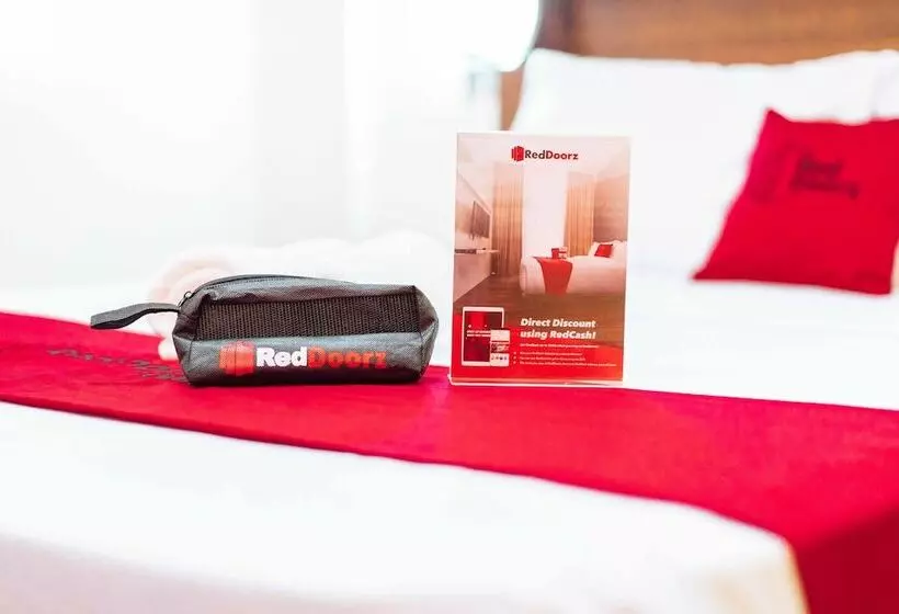 ホテル Reddoorz At La Casa Guesthouse Former Reddoorz At Tamarind Street Angeles City