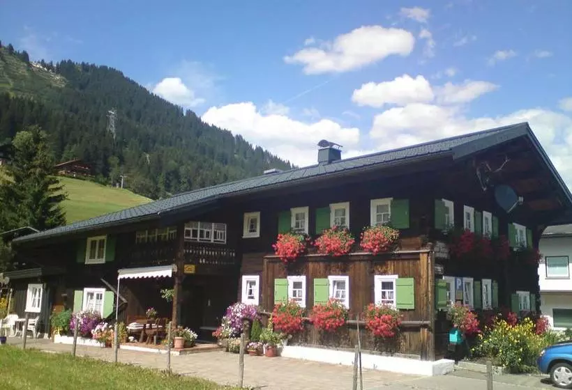 هتل Schusterhof