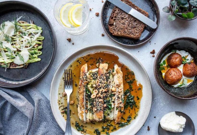 בית מלון כפרי The Bridge Wroclaw  Mgallery