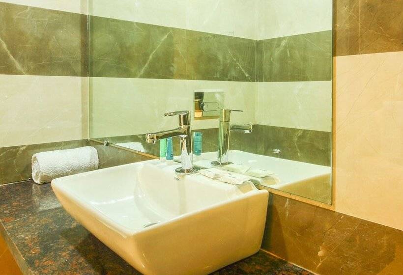 בית מלון כפרי Treebo Blue Moon Powai