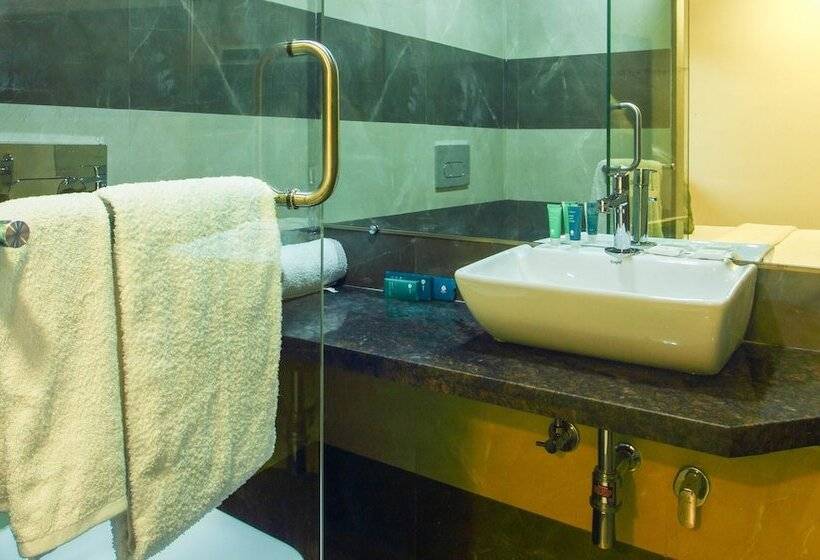 בית מלון כפרי Treebo Blue Moon Powai