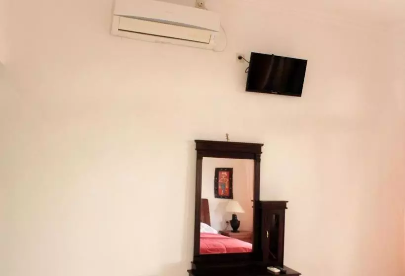 پانسیون Arya Inn Enny Salon And Spa
