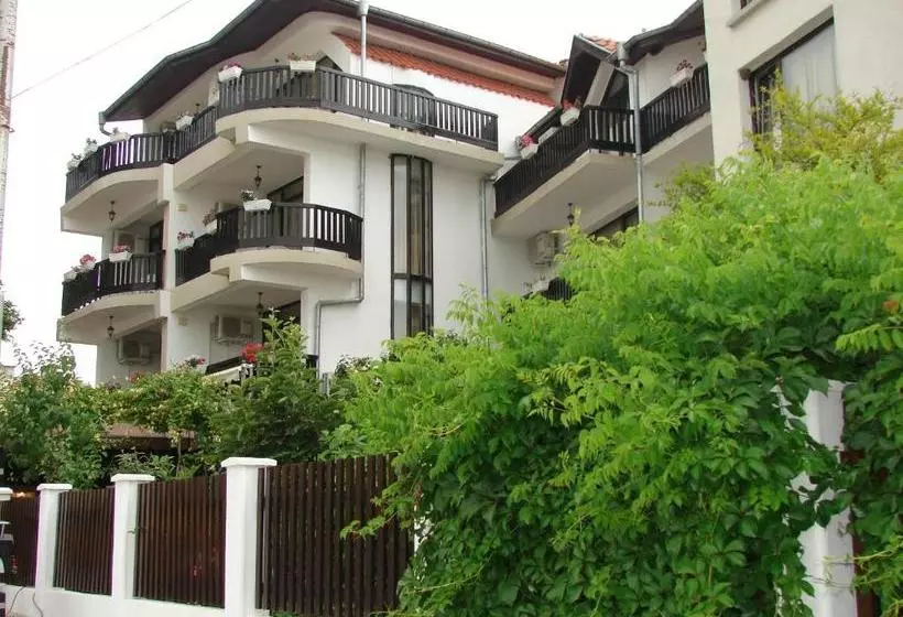 پانسیون Guest House Starata Kushta