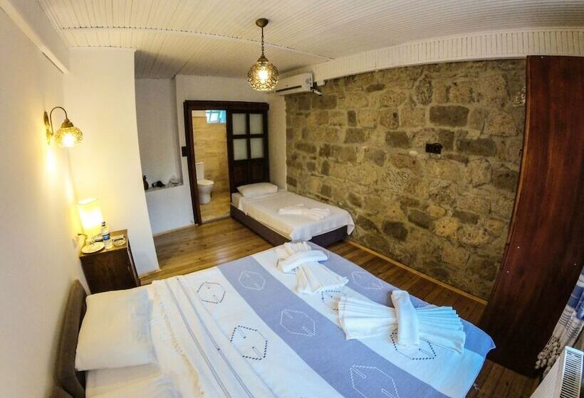 Pensione Zeushan Kucuk Otel