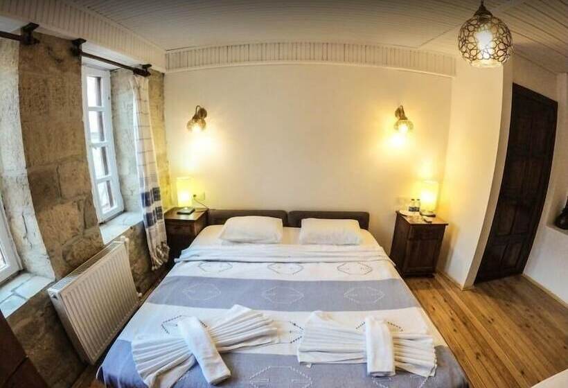 Pensione Zeushan Kucuk Otel