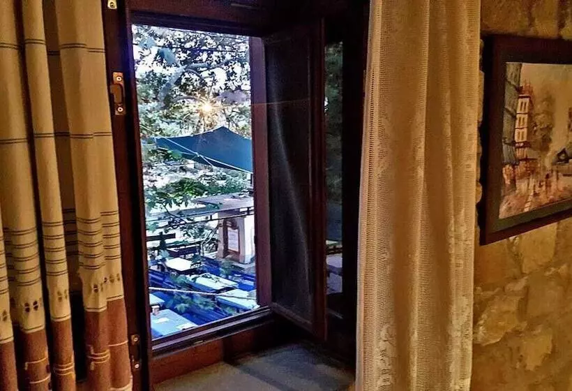 Majatalo Zeushan Kucuk Otel