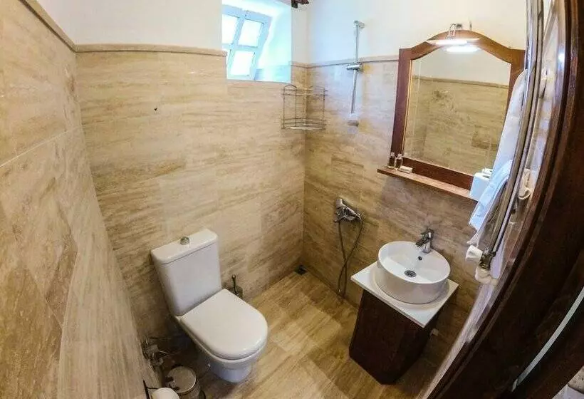Majatalo Zeushan Kucuk Otel