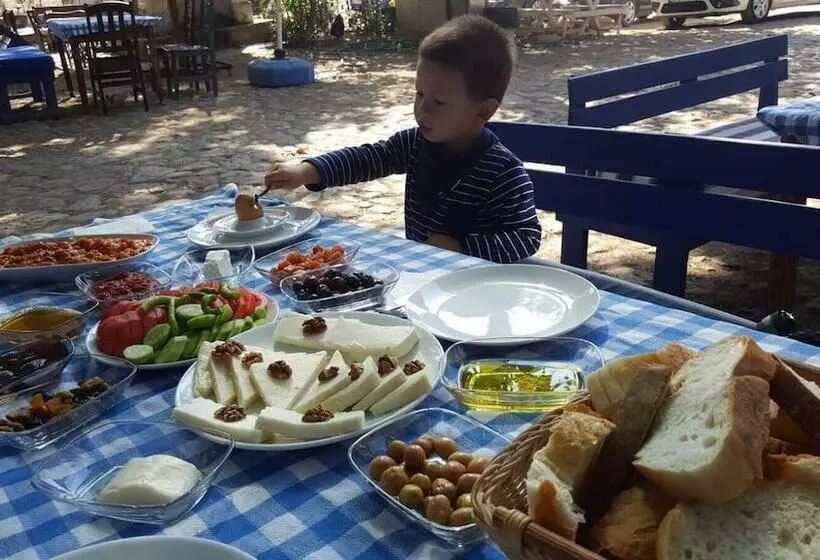 Majatalo Zeushan Kucuk Otel