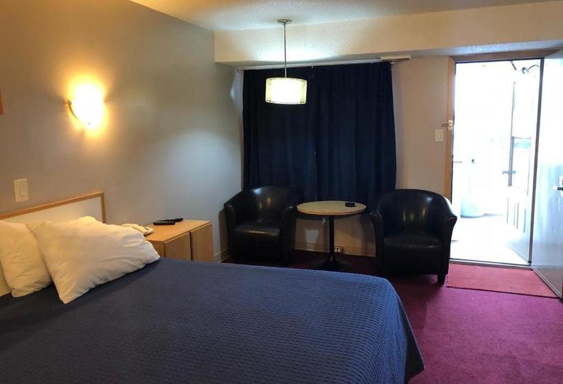 Voyageur Motel