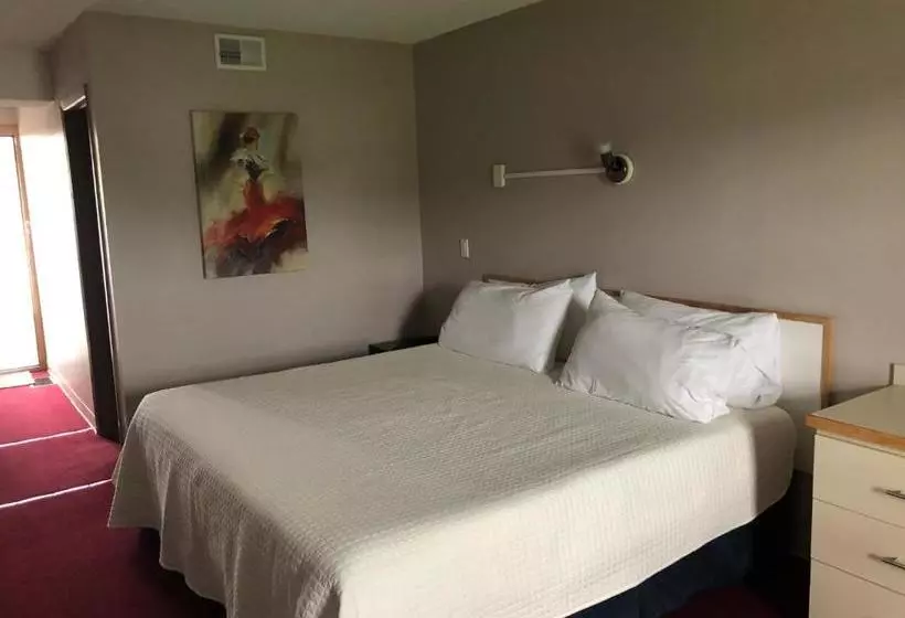 Voyageur Motel