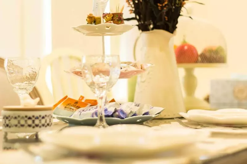 تختخواب و صبحانه Classic Home