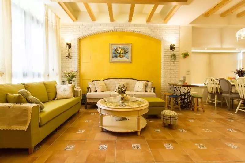تختخواب و صبحانه Classic Home