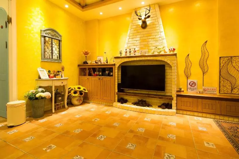 تختخواب و صبحانه Classic Home