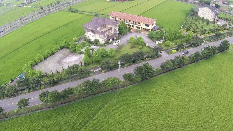 تختخواب و صبحانه Elegance House