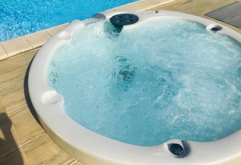 Green Park Hotel & Residence