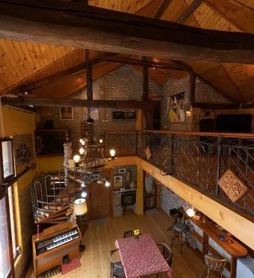 مسافرخانه Casa De Artes