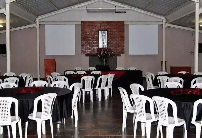 簡易ホテル Roydon Private Game Reserve