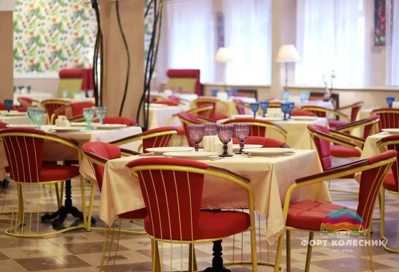 ホテル Fort Kolesnik