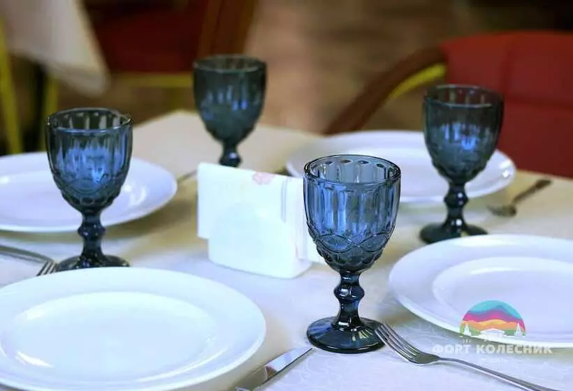 ホテル Fort Kolesnik