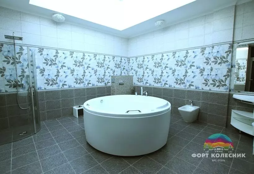 ホテル Fort Kolesnik