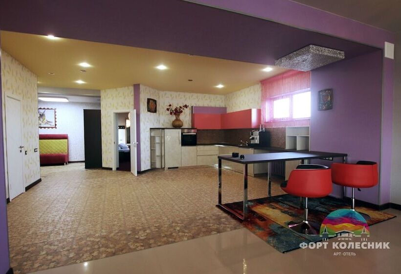 Отель Fort Kolesnik