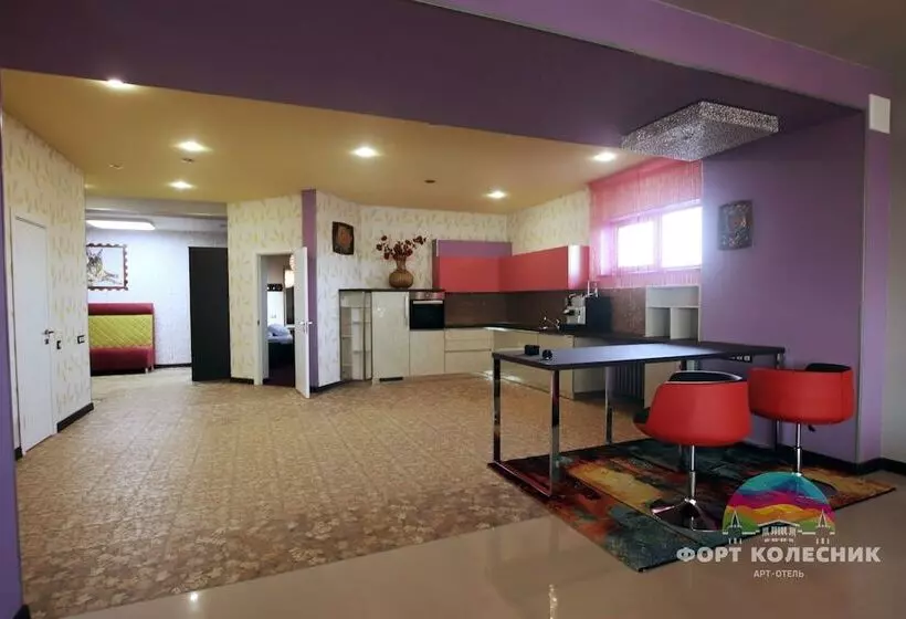 ホテル Fort Kolesnik