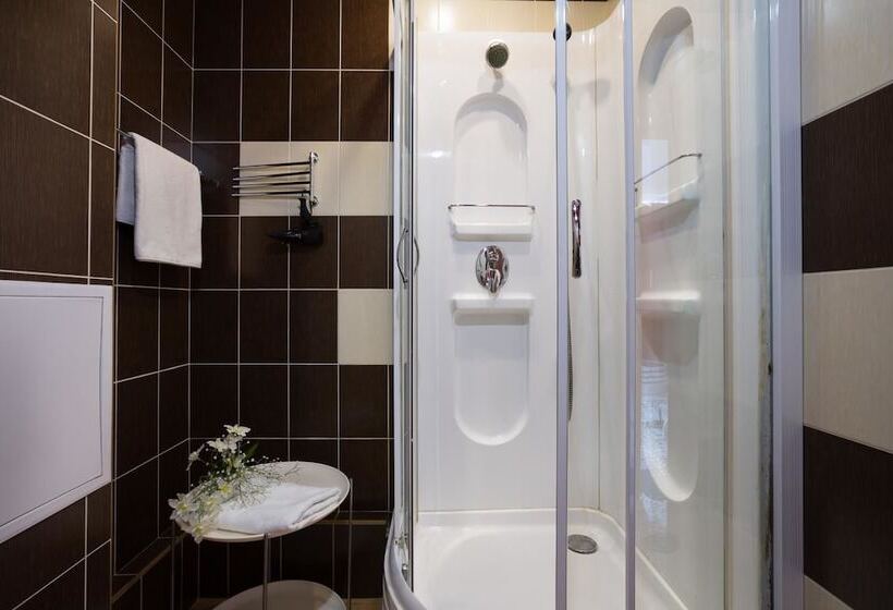 هتل Guest House Alesia