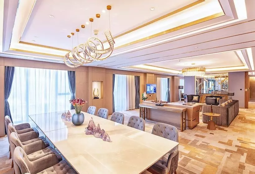 Hotelli Howard Johnson New District Plaza Ziyang