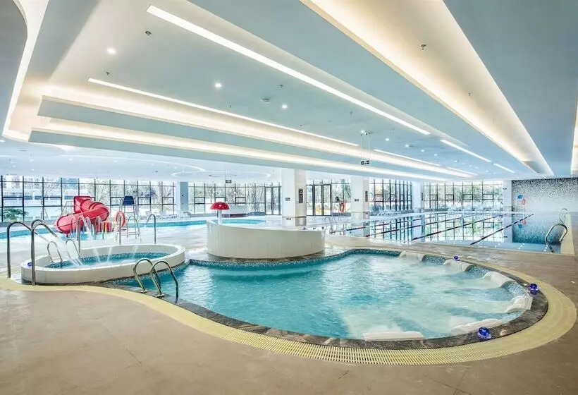 Hotelli Howard Johnson New District Plaza Ziyang