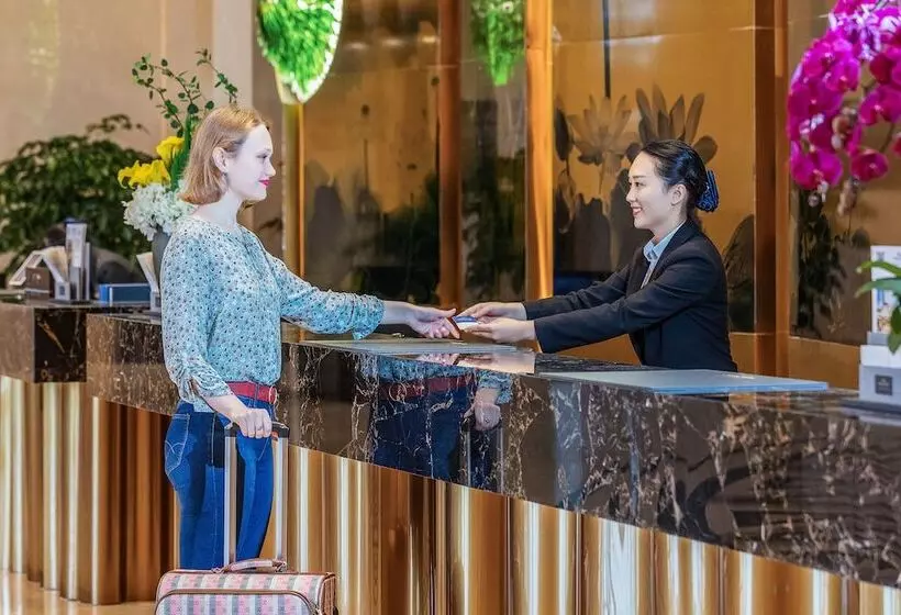 Hotelli Howard Johnson New District Plaza Ziyang