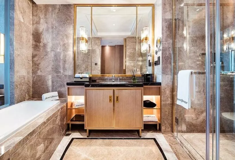 Hotelli Howard Johnson New District Plaza Ziyang