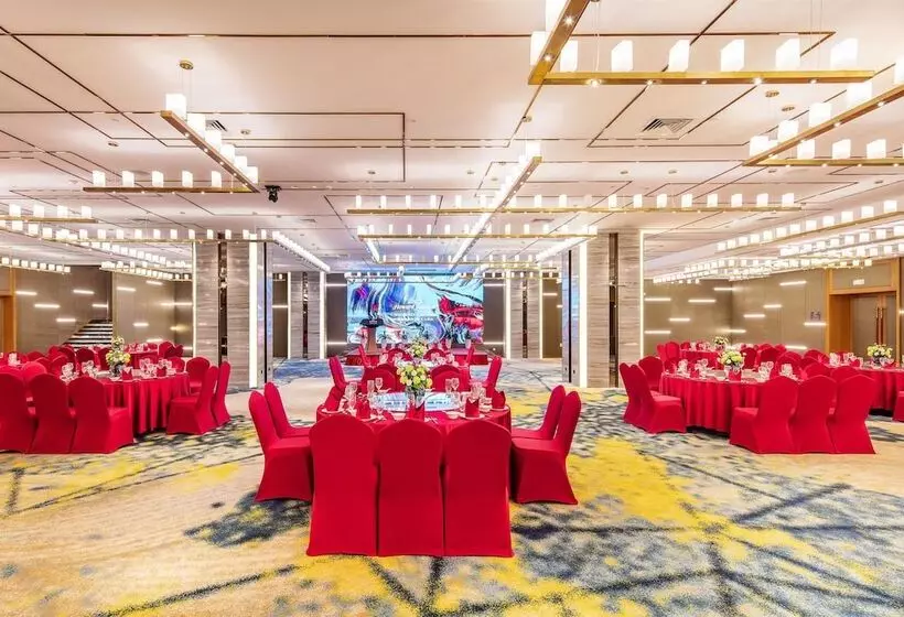 Hotelli Howard Johnson New District Plaza Ziyang