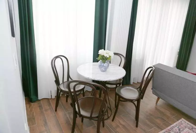 ホテル Huma Suites