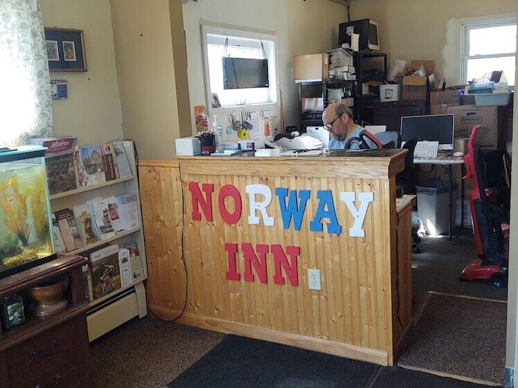هتل Norway Inn