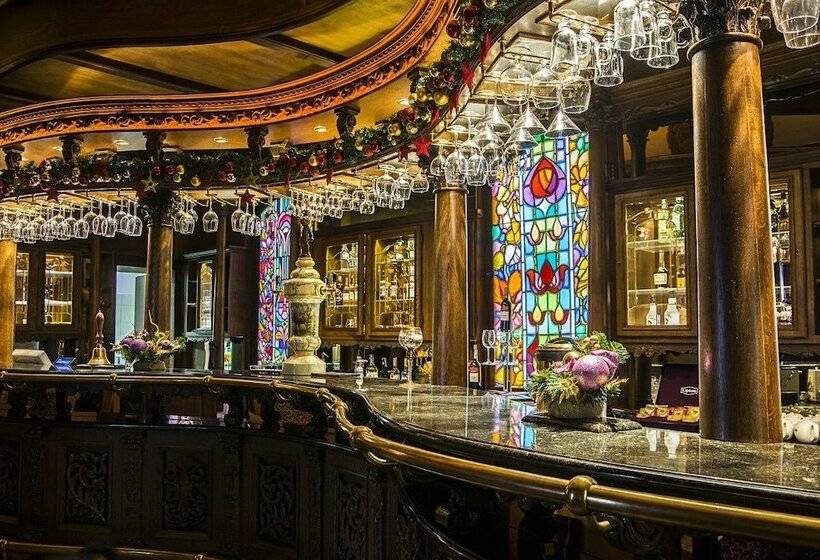 酒店 Pałac Dąbrowa