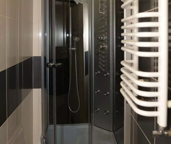 Hotelli Pałac Dąbrowa