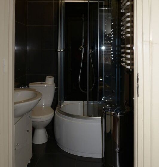 酒店 Pałac Dąbrowa