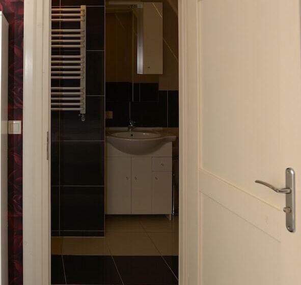 酒店 Pałac Dąbrowa