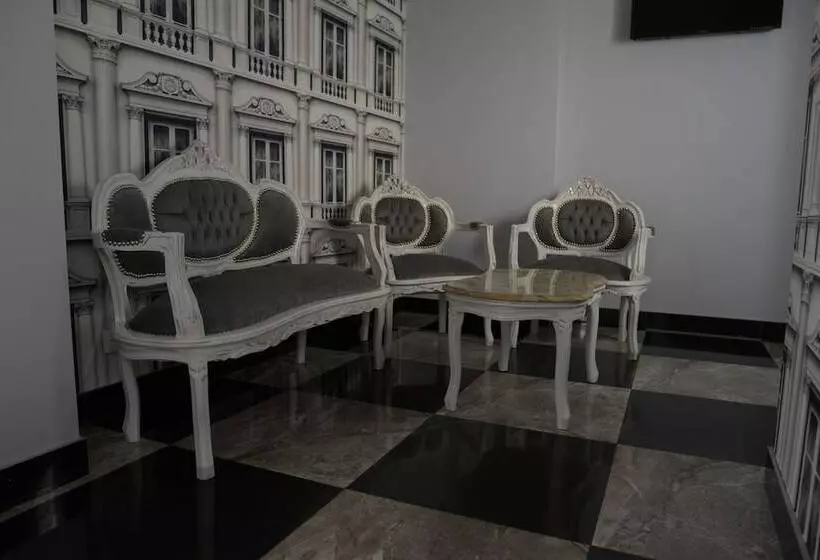 Hotelli Pałac Dąbrowa