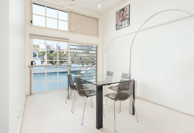 Waterfront Apt. On Sydney Harbour H390
