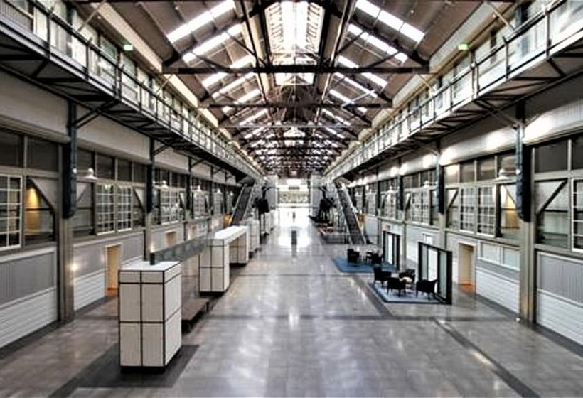 Waterfront Apt. On Sydney Harbour H390