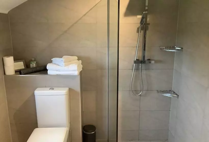 Aamiaismajoitus (B&B) Villa Farm Cottage