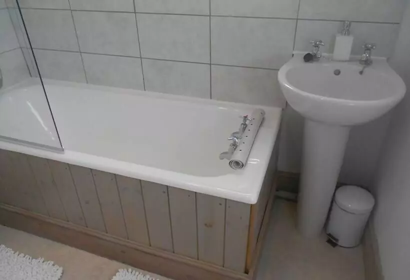 Aamiaismajoitus (B&B) Villa Farm Cottage