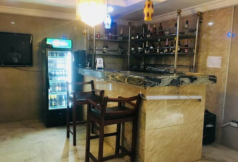 Feligold Royal Hotel Benin