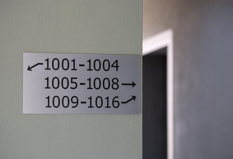 فندق فئة نجمة واحدة 4 You Boutique